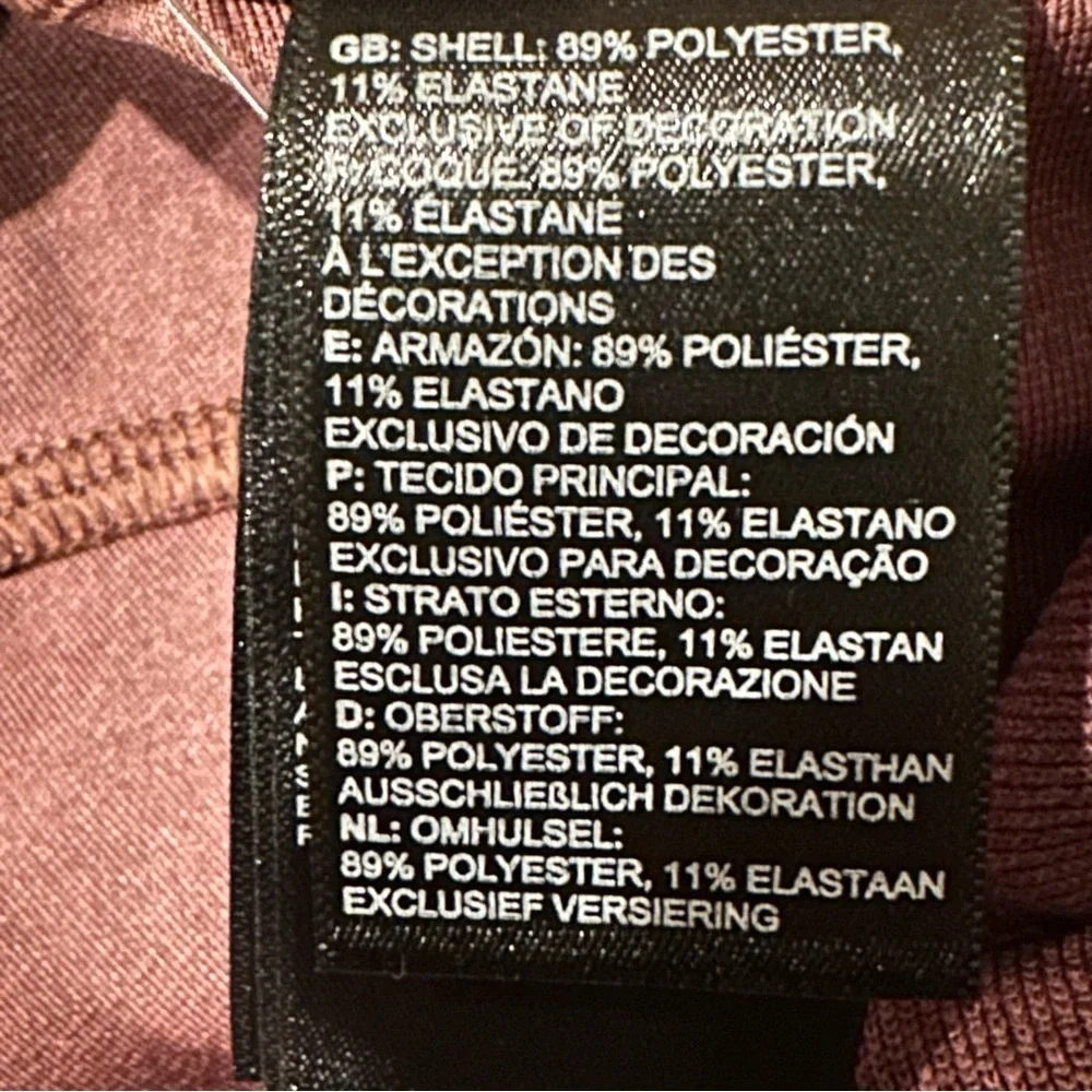 The North Face Women's Luxe Motivation Pocket 7/8 Legging NWT Small Maroon Camo - Picture 9 of 12